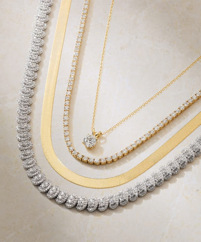 18ct Yellow Gold 0.10cttw Diamond & Baroque Pearl Pendant